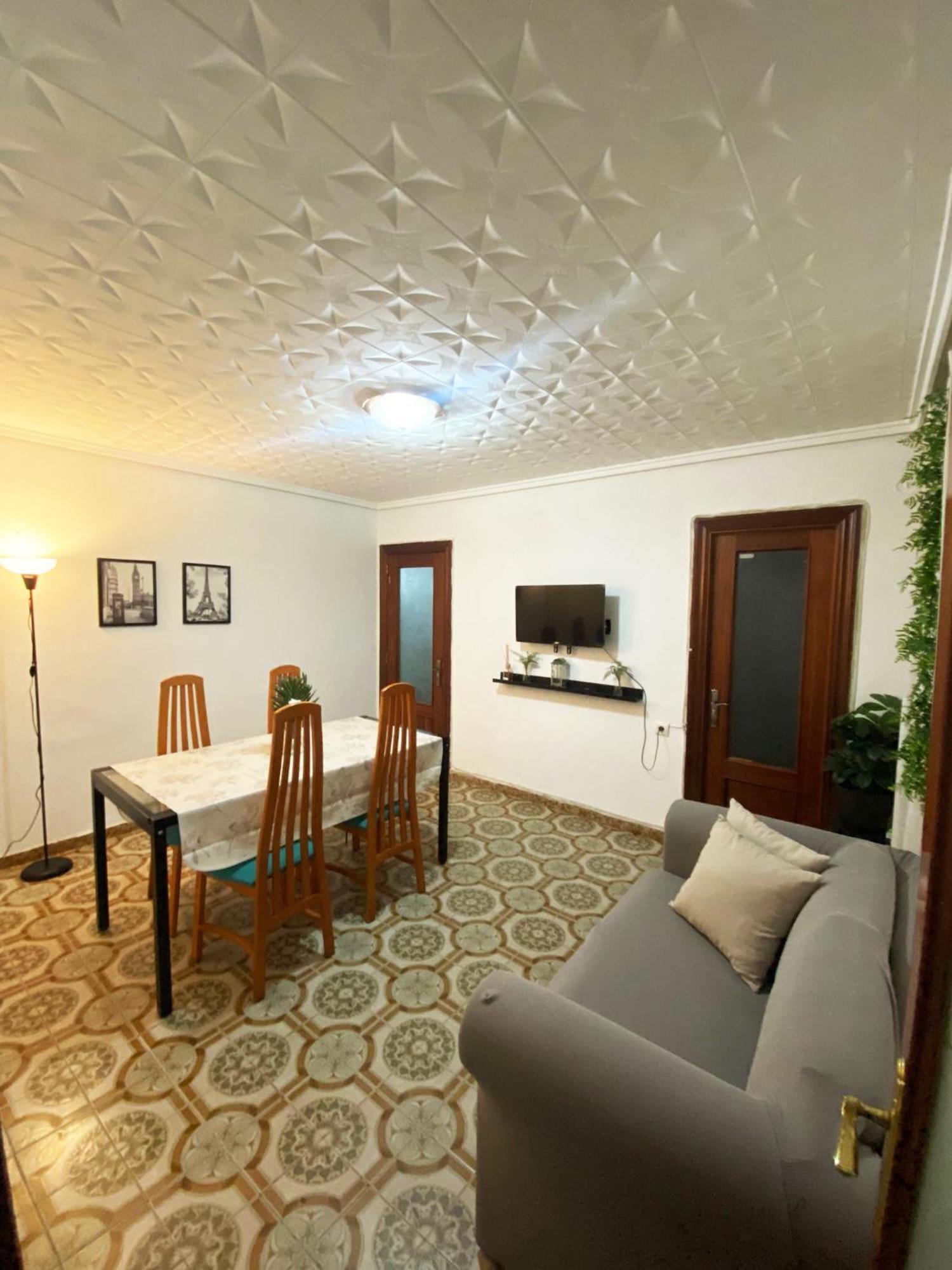 Valencia Well Located Shared Apartment Eksteriør billede